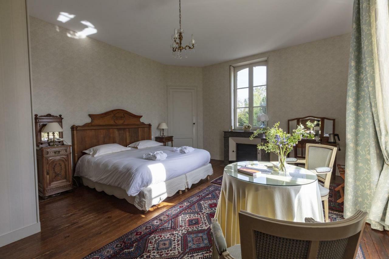 Chateau Des Salles Saint-Fort-sur-Gironde Luaran gambar