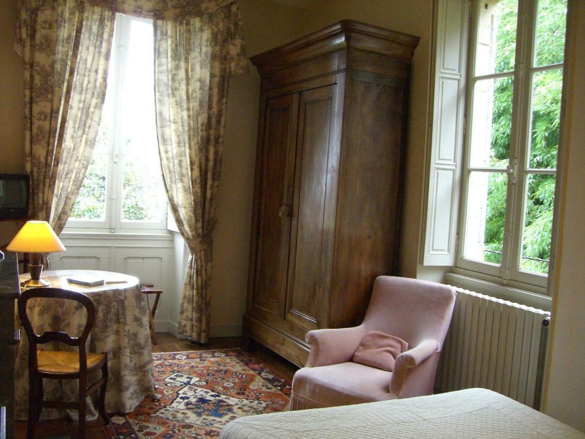 Chateau Des Salles Saint-Fort-sur-Gironde Luaran gambar