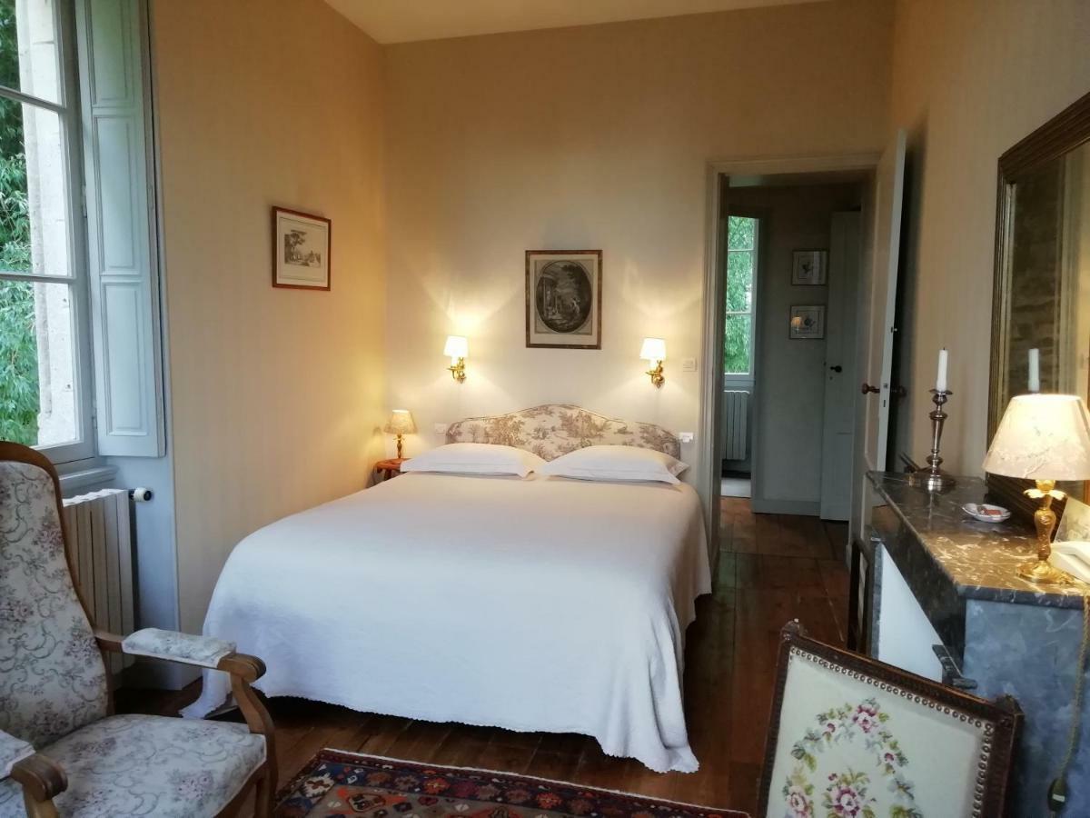 Chateau Des Salles Saint-Fort-sur-Gironde Luaran gambar